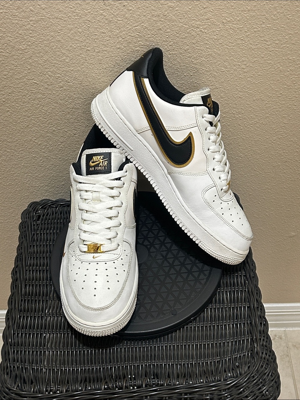 Size 11.5 Nike Air Force 1 Low ‘07 LV8 White Metallic Gold DA8481-100